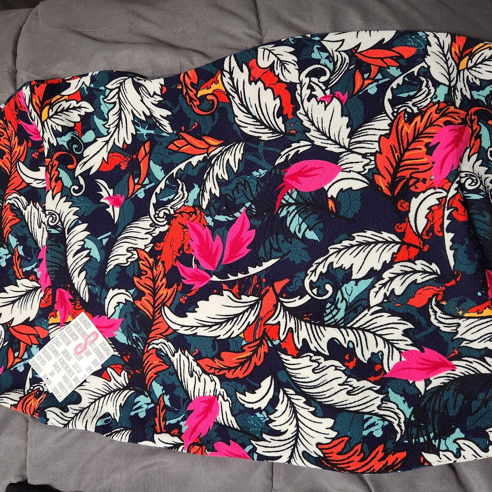 LuLaRoe Pencil Skirt RARE Find "UNICORN" print- Vibrant Floral Design